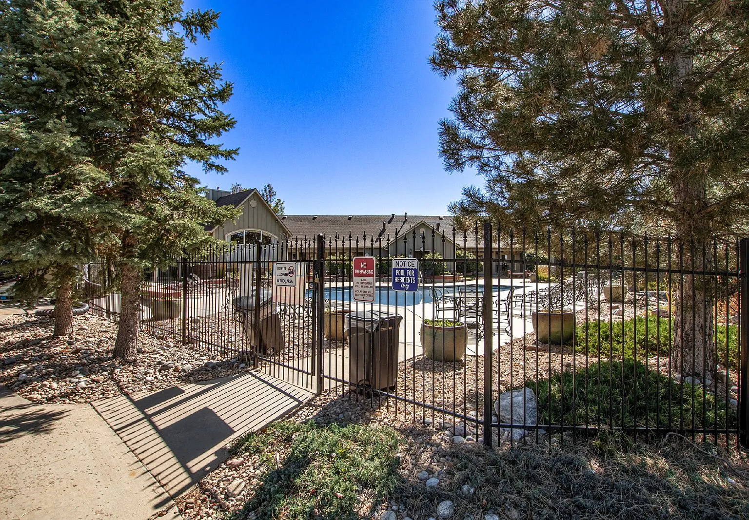 2 bed, 2.0 bath, 1043 sqft, $1,995 — Photo 3