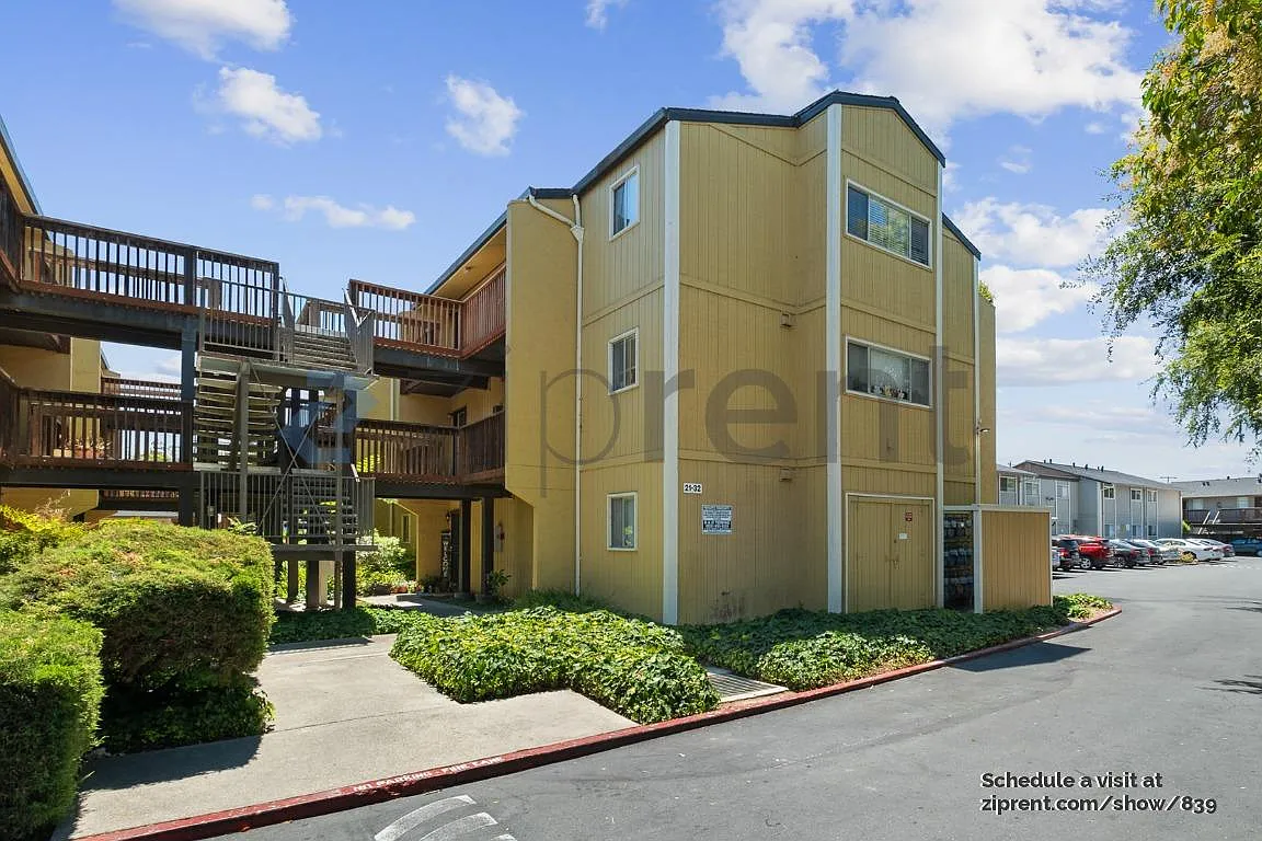 1060 Oak Grove Rd — Photo 1