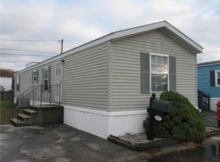 36 West Dr, Rumford, RI 02916