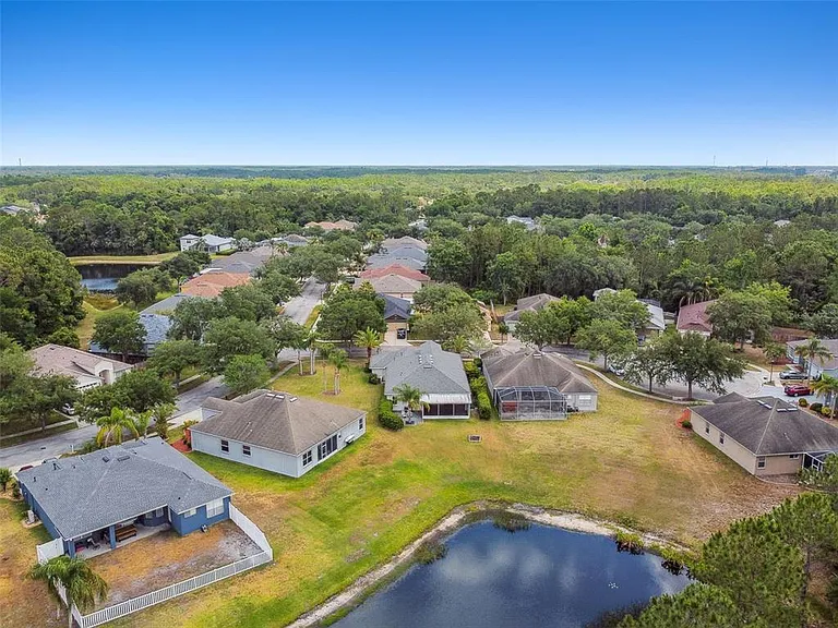 8208 Pinewood Run Ct — Photo 61