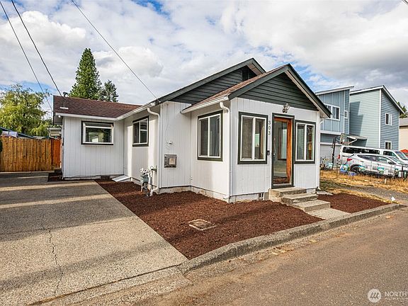 4th image of 303 Fir Avenue