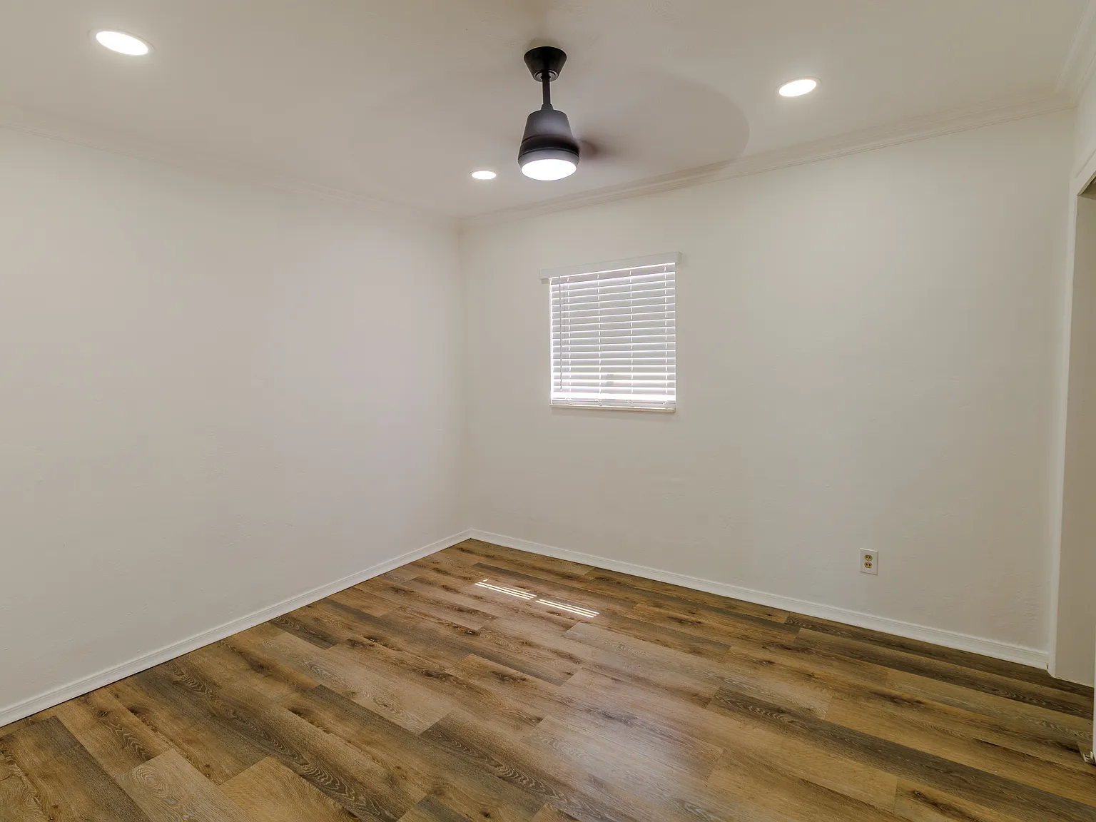 4 bed, 1662 sqft, $2,200 — Photo 3