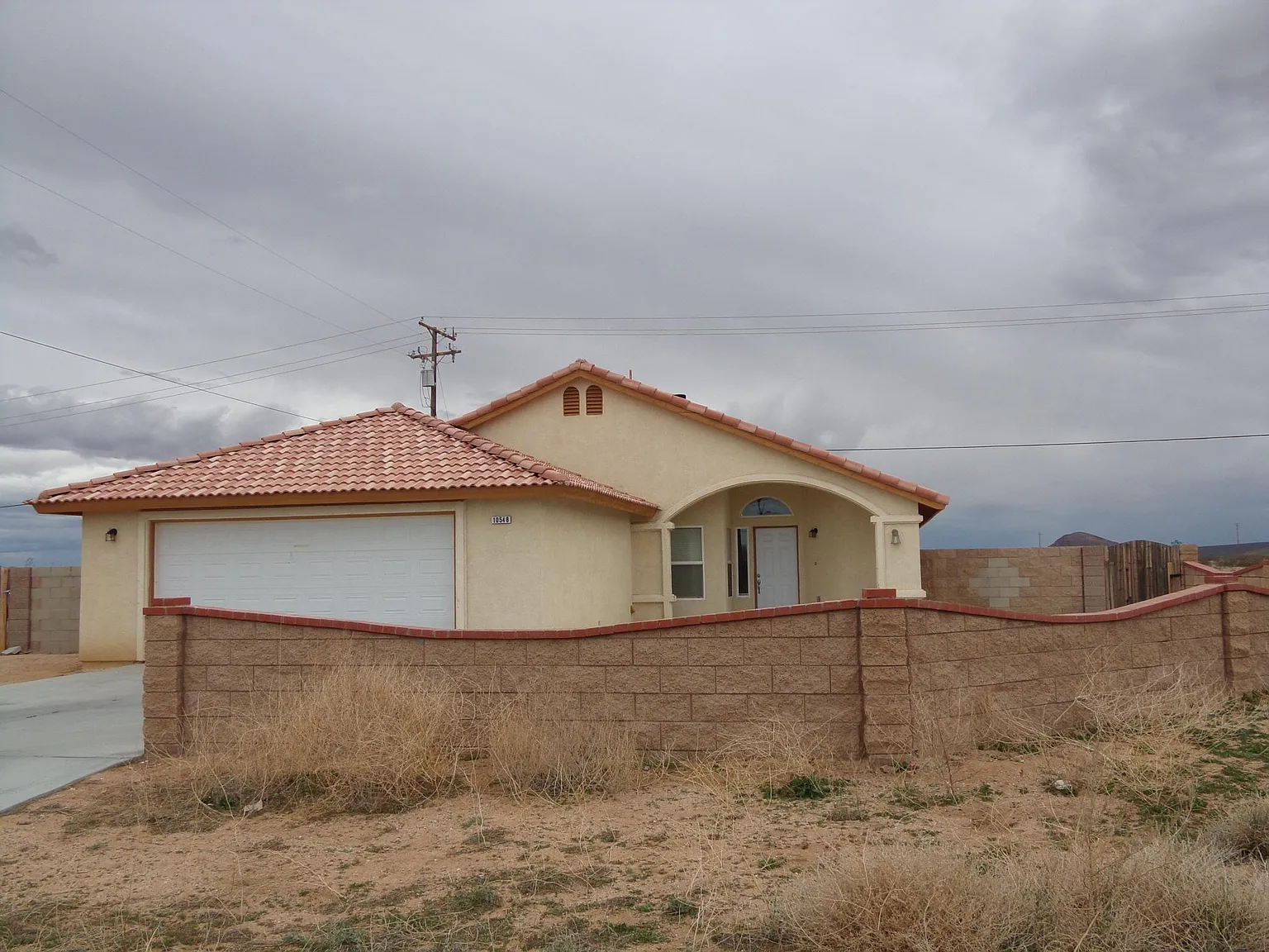 10548 Peach Ave photo 1