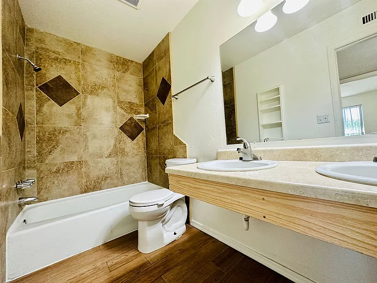 1 and 2 Bedrooms Great Location with Community Pool and Onsite Laundry! 1/2 of Mile from U of A — Photo 89