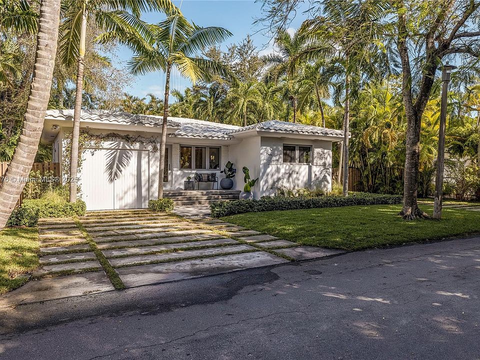 811 NE 71st St, Miami, FL 33138 | Zillow