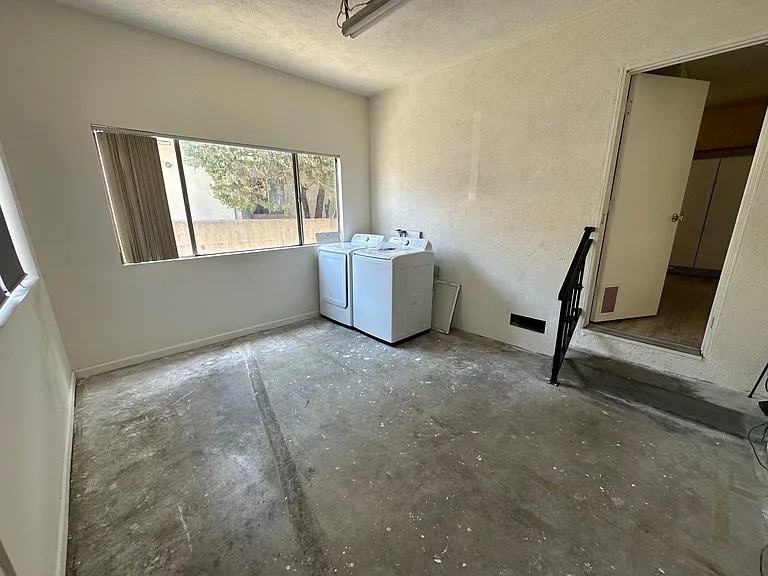 Mixed use space / laundry room