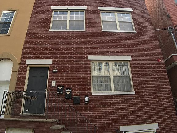 1323-n-franklin-st-2-1-2