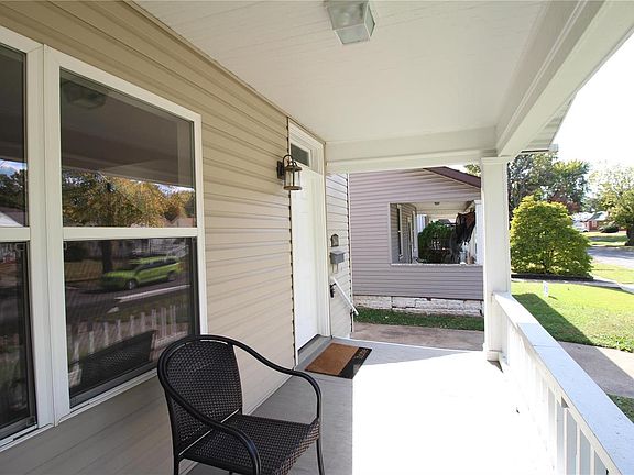 4th image of 2668 Grand Ave