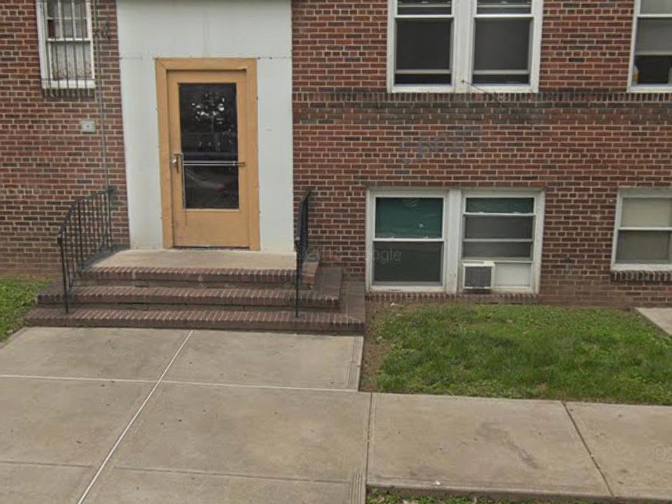 1st image of 129 Scofield St APT 13