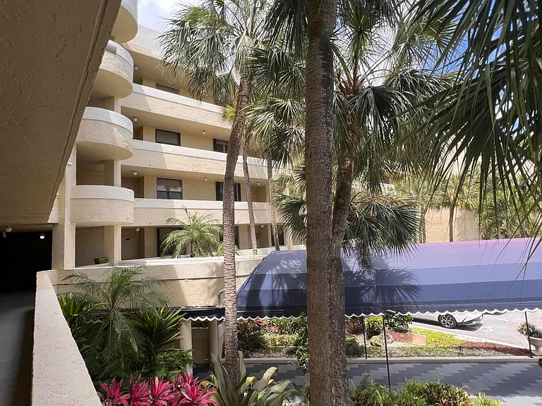 1850 Homewood Blvd #2070 — Photo 42