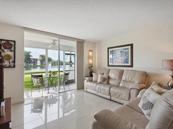 411 S Hollybrook Dr APT 102, Pembroke Pines, FL 33025