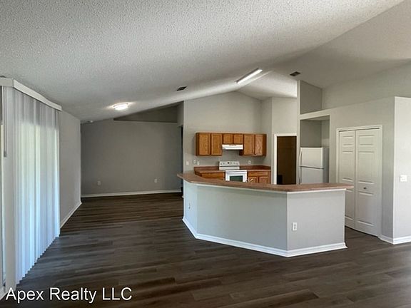 4th image of 26 Fairbank Ln