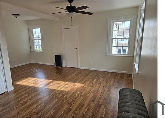 4th image of 10756 123rd St Floor 2