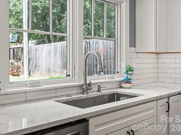 5th image of 1931 Chatham Ave
