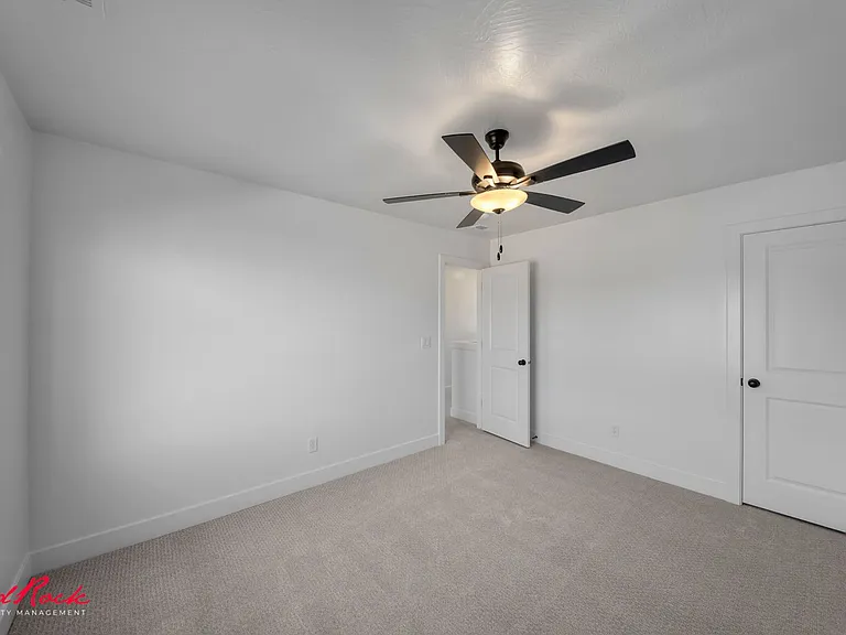 1037 E Malibu Ln — Photo 17