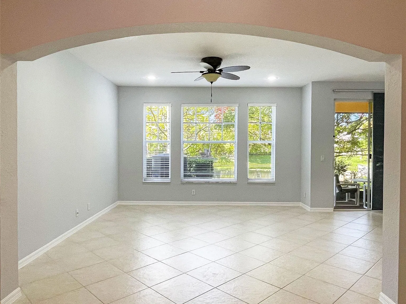 3 bed, 2.5 bath, 2265 sqft, $4,600 — Photo 4