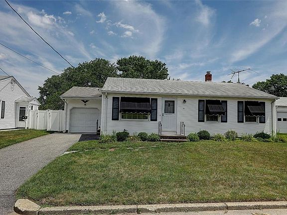 4th image of 21 Glen Meadows Dr