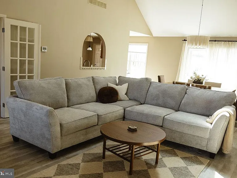 42 Deerfield Ln — Photo 4