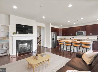 2008 Potomac Ave UNIT 102, Alexandria, VA 22301