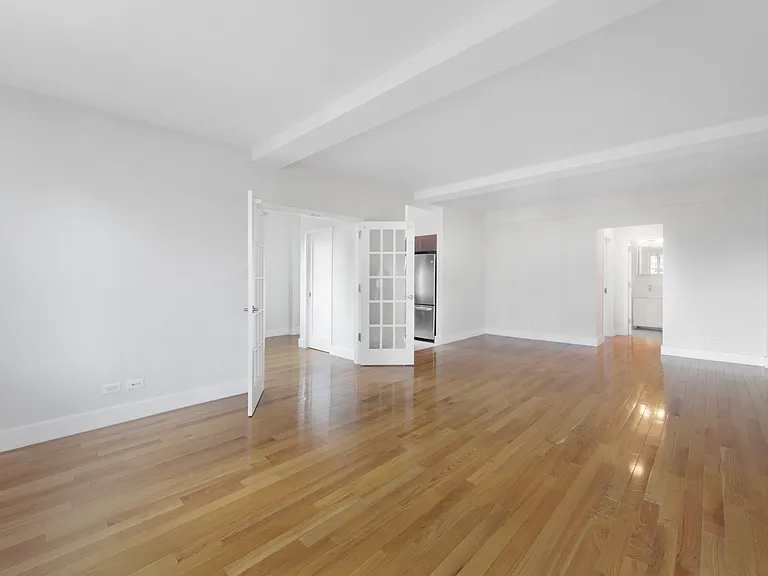 20 Park Ave #16E — Photo 4