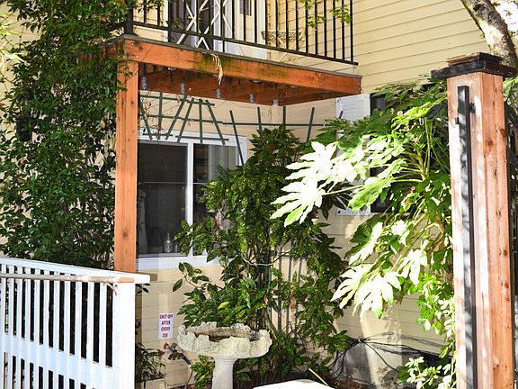 3rd image of 6243-6245 SE Belmont St