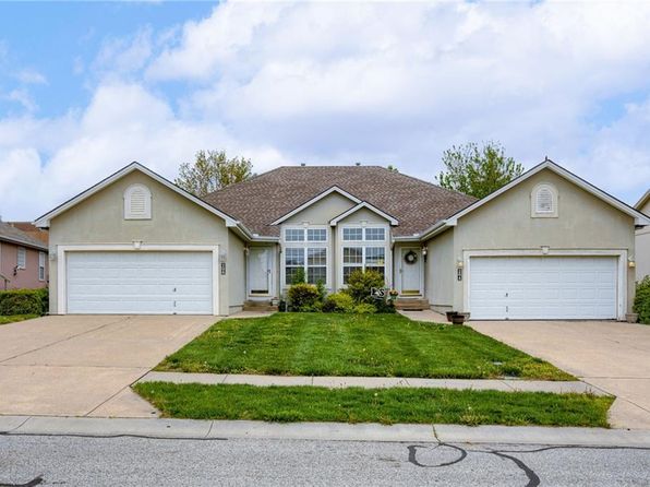 206 SW Chartwell Dr, Lees Summit, MO 64082