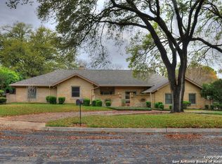 109 Irongate Rd, Castle Hills, TX 78213