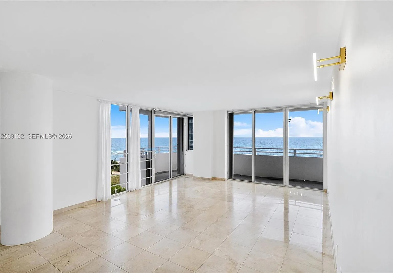 Rimini Beach Condo — Photo 4