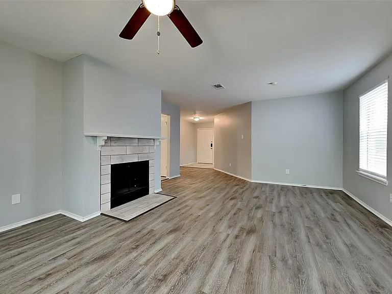 26010 Richards Rd — Photo 3