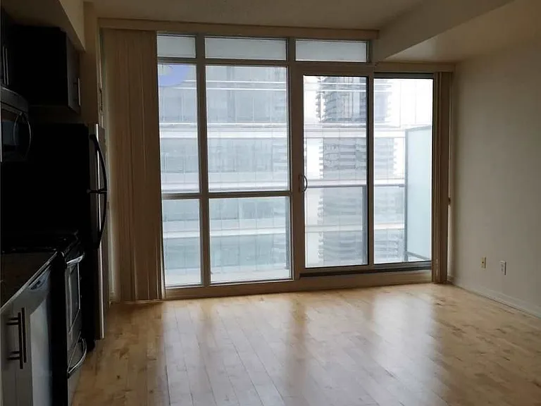 65 Bremner Blvd #3706 — Photo 2