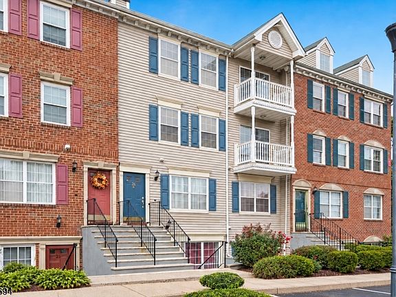 2nd image of 26 Seton Hall Dr