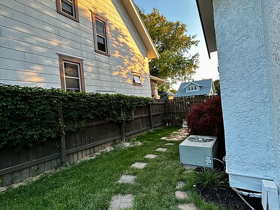 3rd image of 3075 S 32nd St