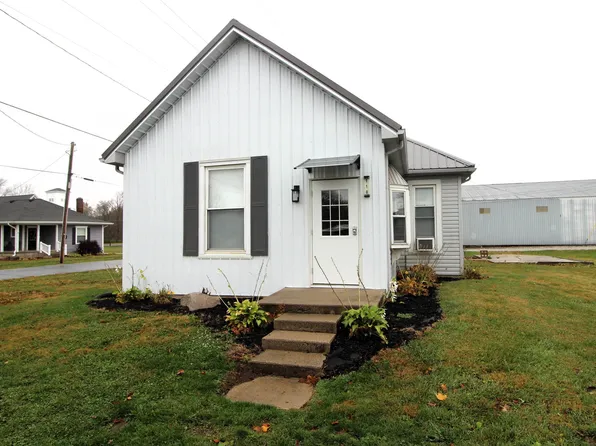 118 W 9th St, Burlington, IN 46915