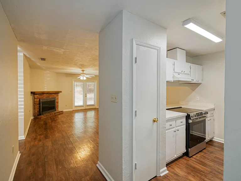 1340 Cherry St #6 — Photo 6