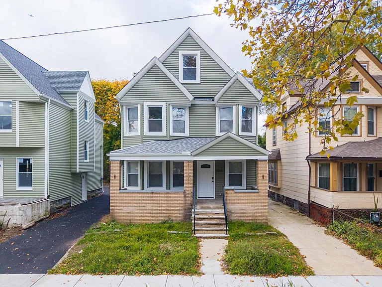 2322 E 95th St #D — Photo 27