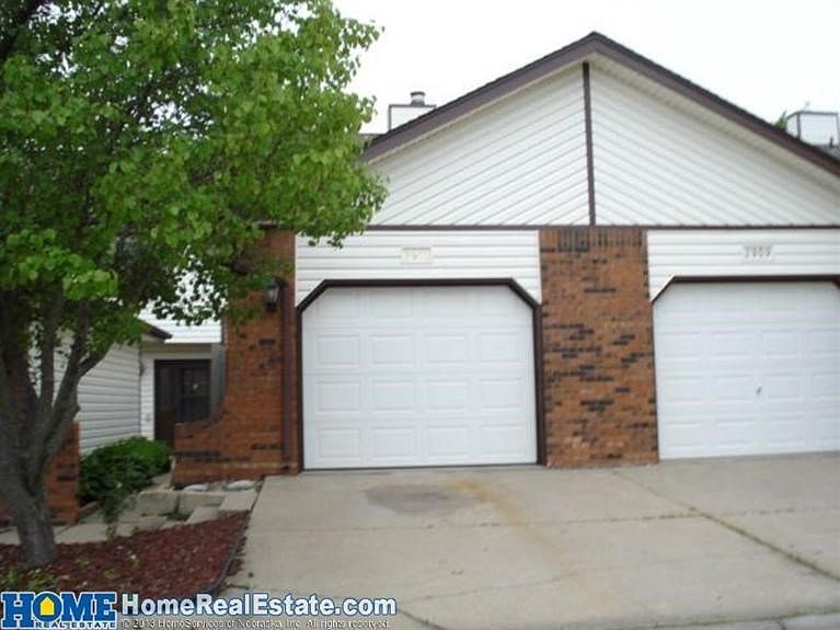 1st image of 2911 Londonshire Ct