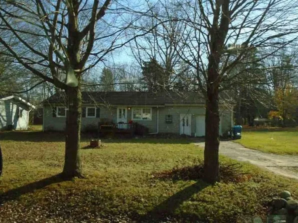 4743 Brown Rd, Vassar, MI 48768
