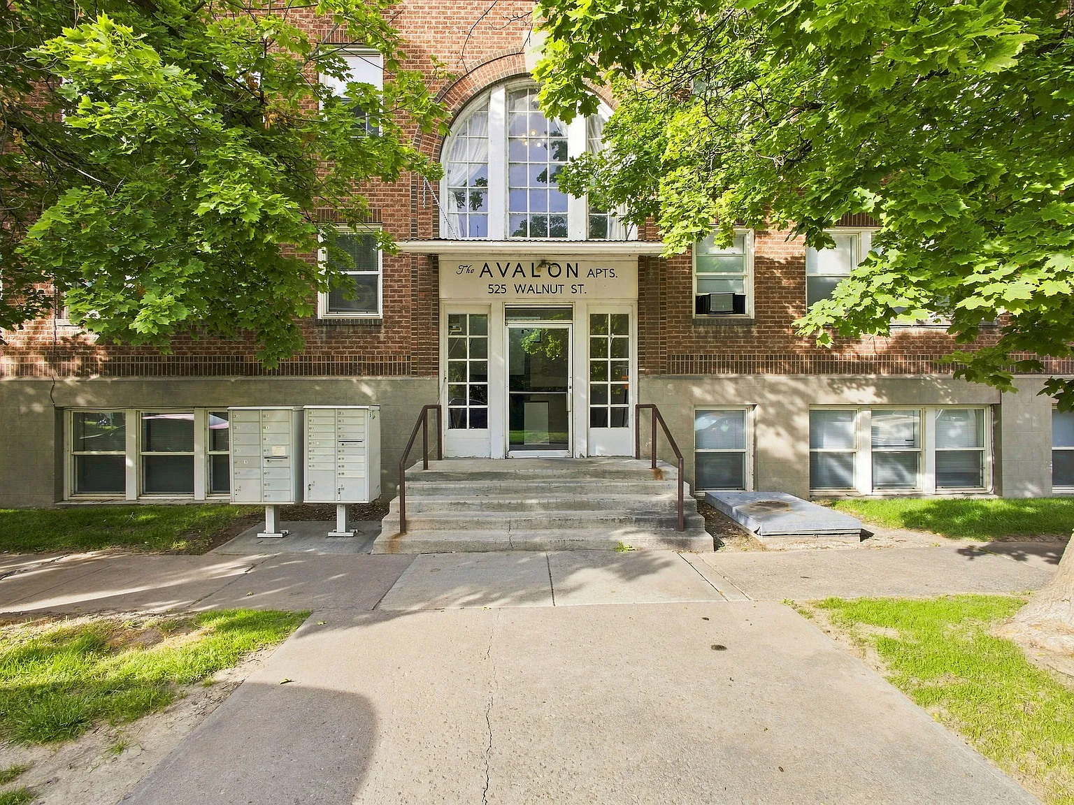 Avalon Apartments — Photo 1