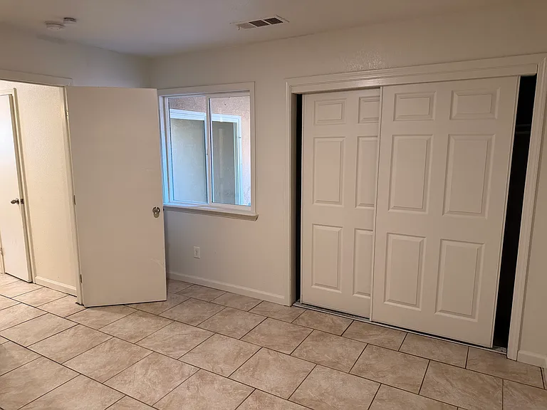 3438 N Marks Ave #102 — Photo 9