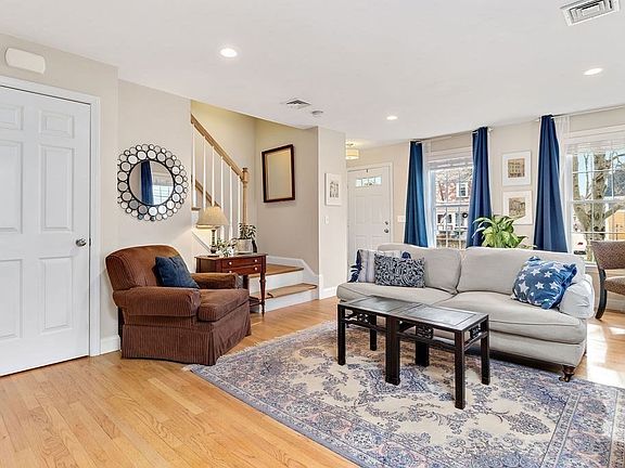 4th image of 112 North Ave #112