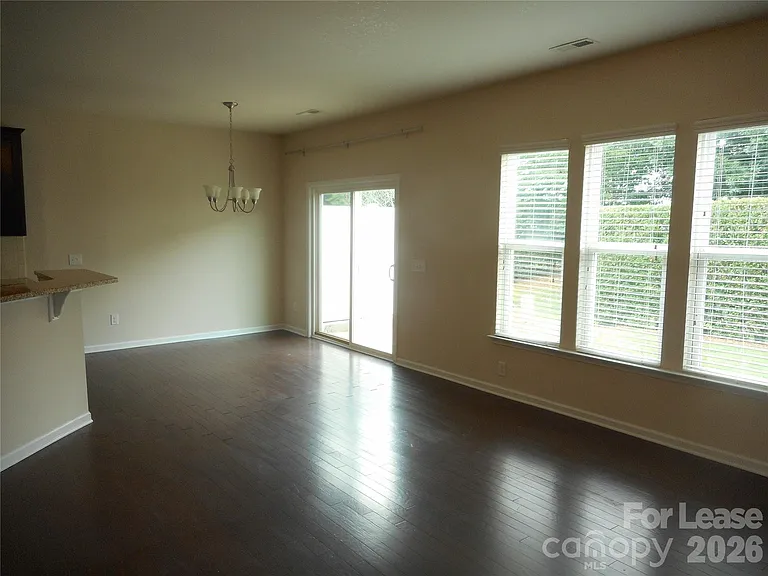 5860 Glassport Ln — Photo 9