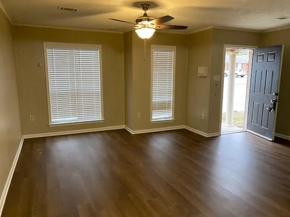 306 Mildred St #1, Conway, AR 72034