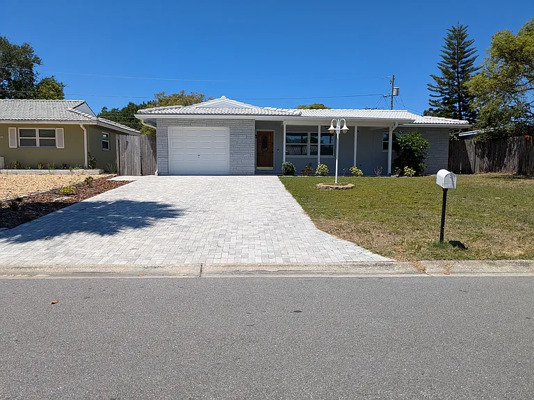 2376 Forest Dr — Photo 1