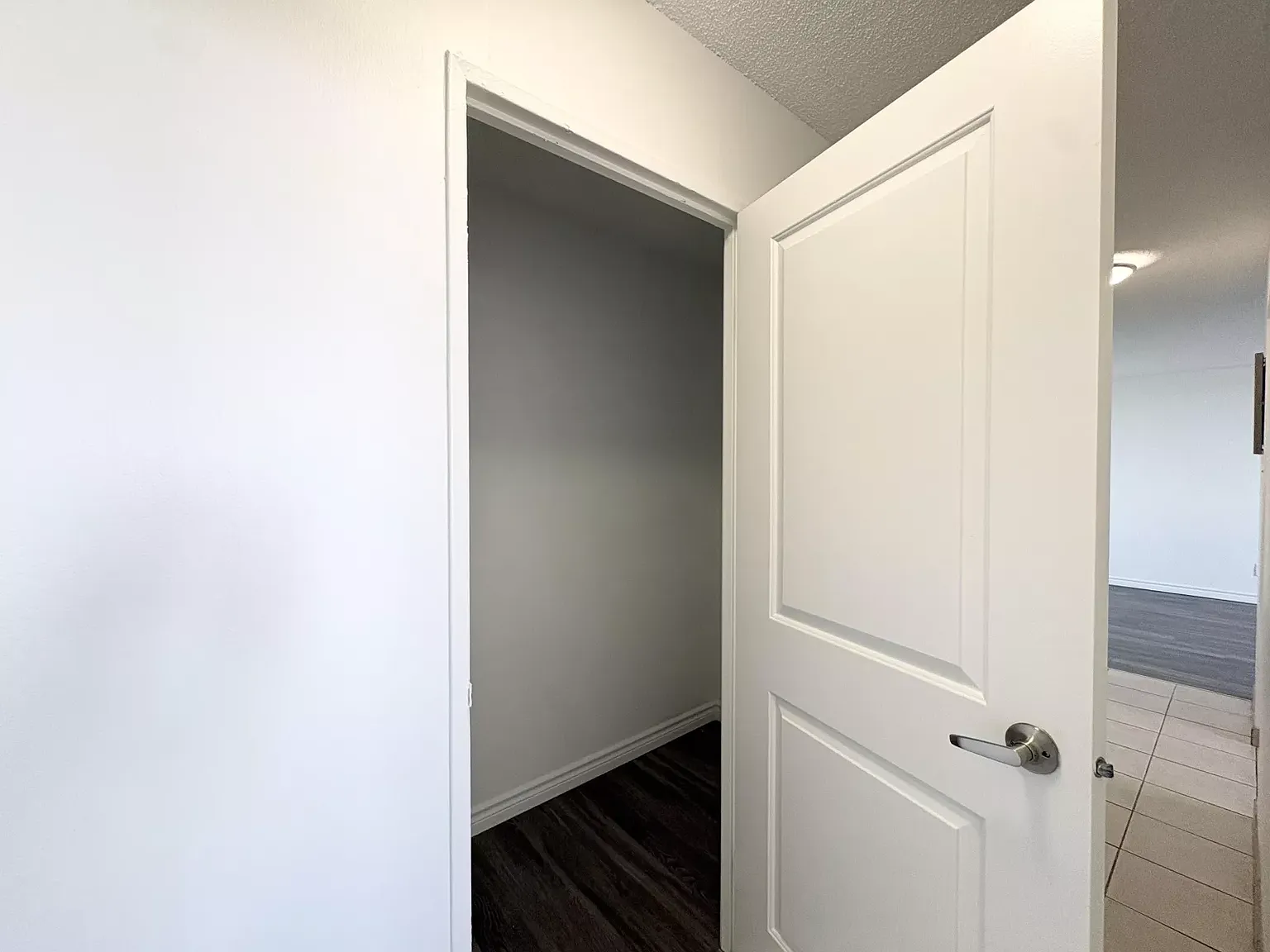 2 bed, 903 sqft, $1,710 — Photo 3