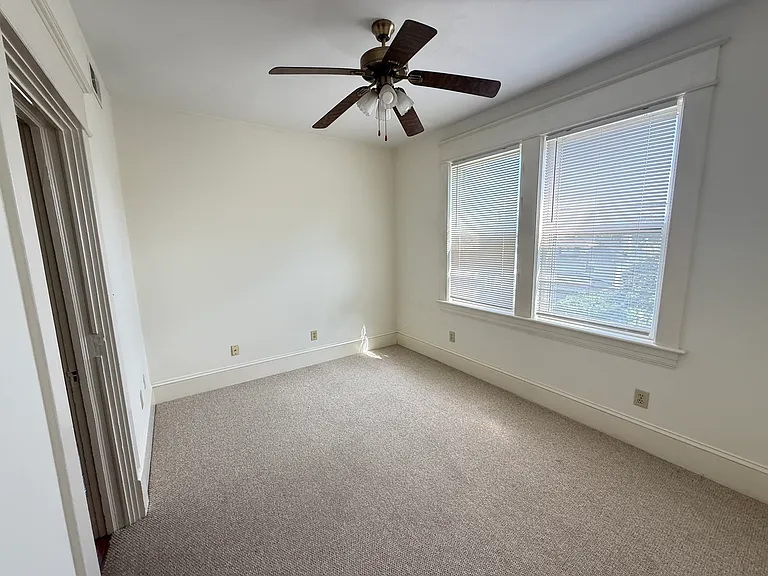 2149 Berkley Ave SW #UPPER — Photo 4