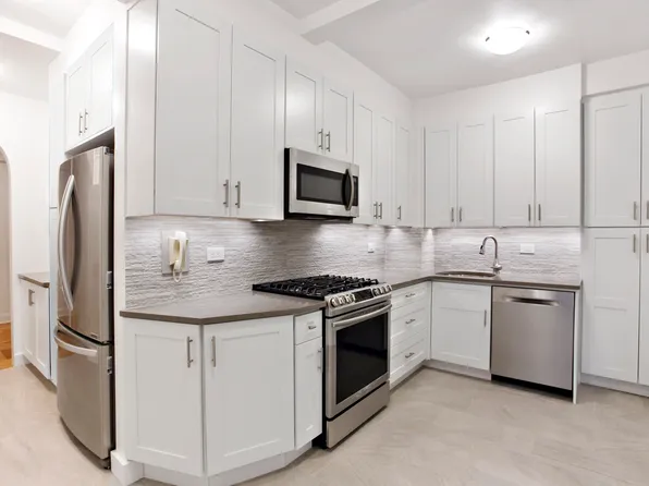 515 West End Avenue image 1 of 8