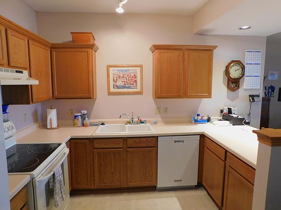 2nd image of 180 W Oak Leaf Dr Unit 7