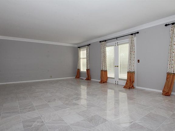 5th image of 9870 Fox Hollow Ln