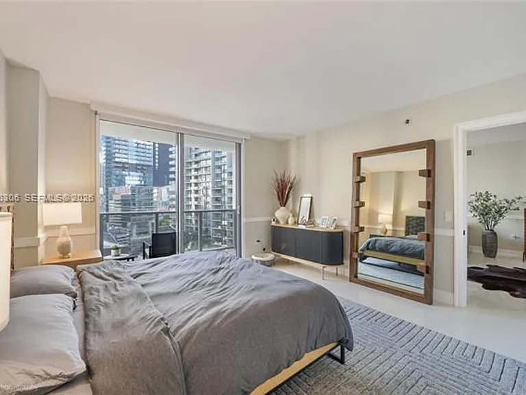 31 SE 6th St #2207 — Photo 8