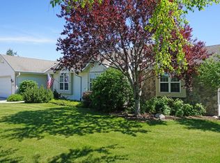 S47W25753 Wood Lilly Ln, Waukesha, WI 53189